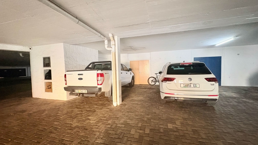 2 Bedroom Property for Sale in Summerstrand Eastern Cape